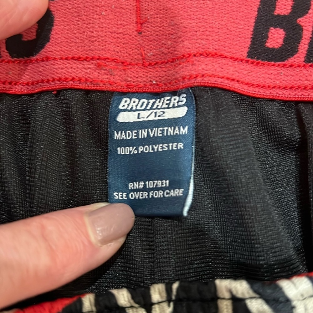 Brothers Shorts - Picture 5 of 6